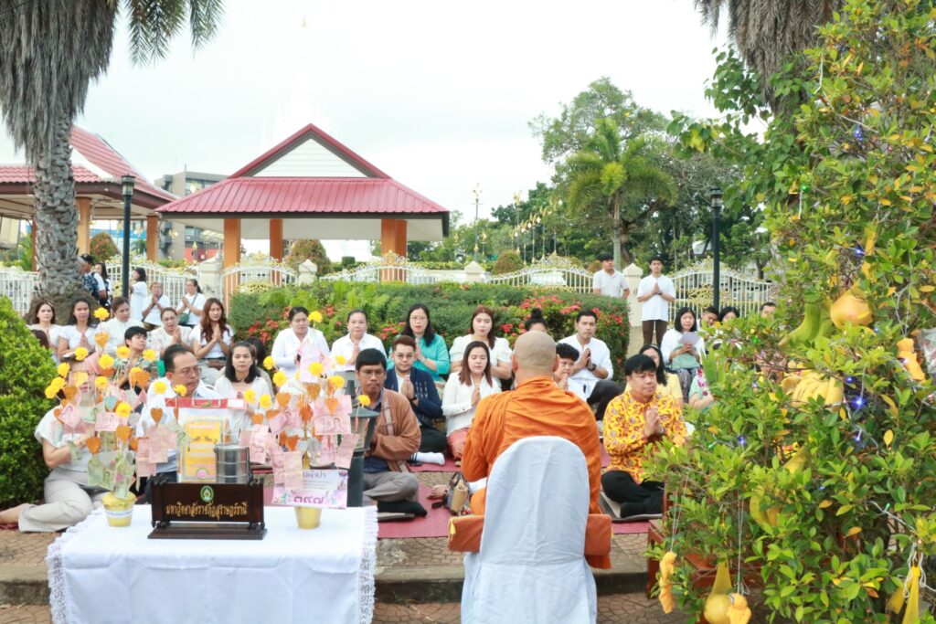 บุคลากร มรส. ถวายพุ่มผ้าป่า เชิดชูวัฒนธรรมท้องถิ่น มรดกแห่งลุ่มน้ำตาปี ร่วมสืบสาน “งานชักพระ-ทอดผ้าป่าและแข่งเรือยาว” จังหวัดสุราษฎร์ธานี ประจำปี 2568