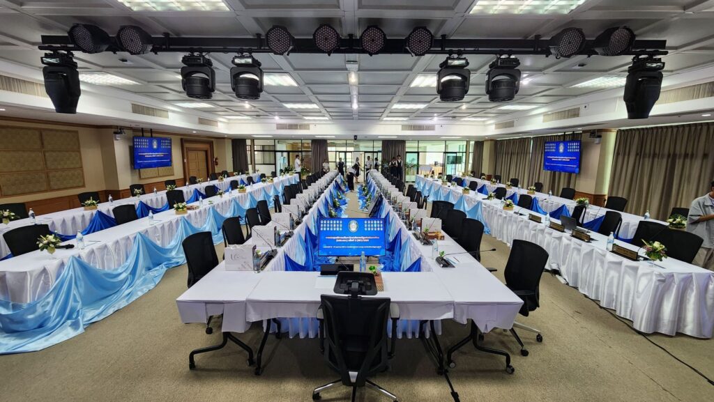 ม.ราชภัฏสุราษฎร์ธานี เจ้าภาพจัดการประชุม ทปอ.มรภ. ครั้งที่ 3 พร้อมต้อนรับอธิการบดีราชภัฏทั่วประเทศ มอบ “ผลิตภัณฑ์เครื่องสำอางค์ – ผ้าลายราชวัตรดอกเล็ก” นวัตกรรมท้องถิ่นขับเคลื่อนชุมชนสู่ความยั่งยืน